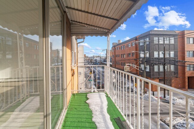 Building Photo - 4017 Hudson Ave