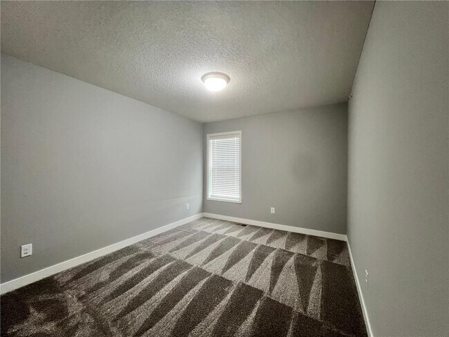 Building Photo - 7262 Alvarado Ln N