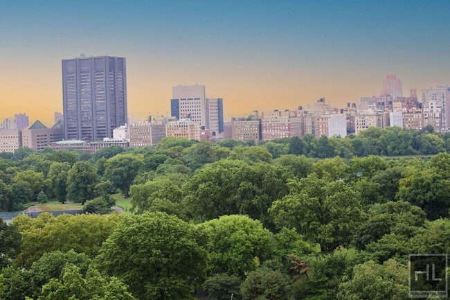 Building Photo - 327 Central Park W