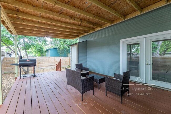 Building Photo - 415 Furnish Ave