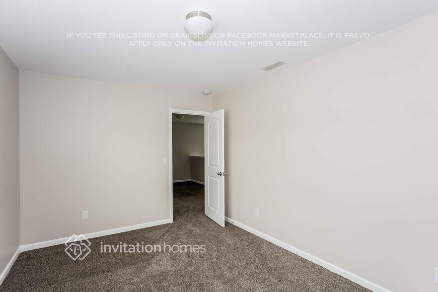 Building Photo - 124 Caprine Ct