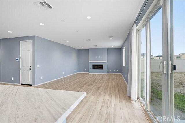 Building Photo - 574 Feeder St