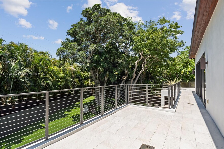 Building Photo - 58 Bay Heights Dr