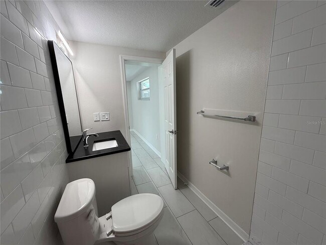 Building Photo - 5241 Sparrow Dr