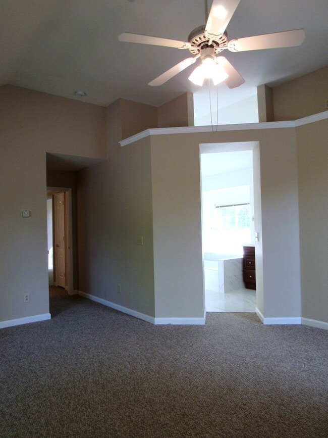 Building Photo - Beautiful 3 bed 2.5 bath Franklin Home