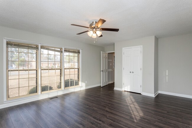 Building Photo - 332 Whitehall Dr