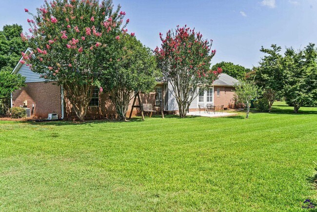 Building Photo - 106 N Hiley Ct
