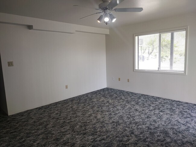 Building Photo - 1439 Terrace Dr