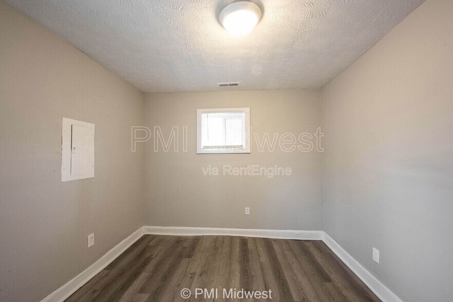 Building Photo - 2930 N Dearborn St