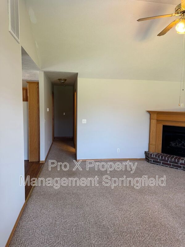 Building Photo - 3807 W Montclair