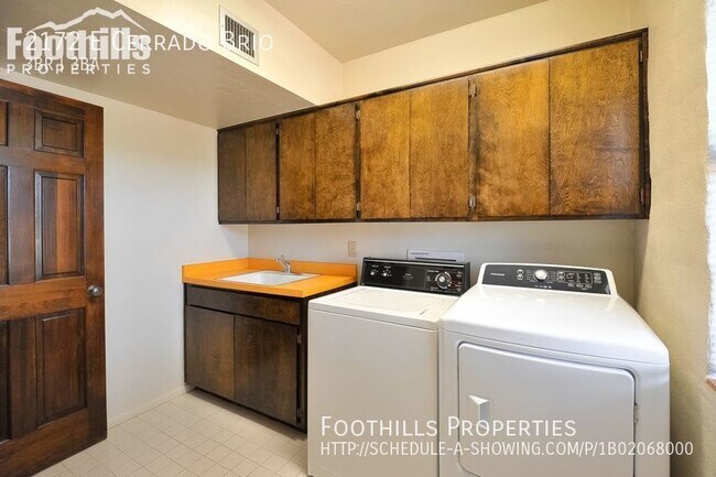 Building Photo - 2172 E Cerrado Brio