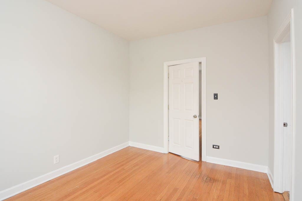 Building Photo - 708 W Barry Ave
