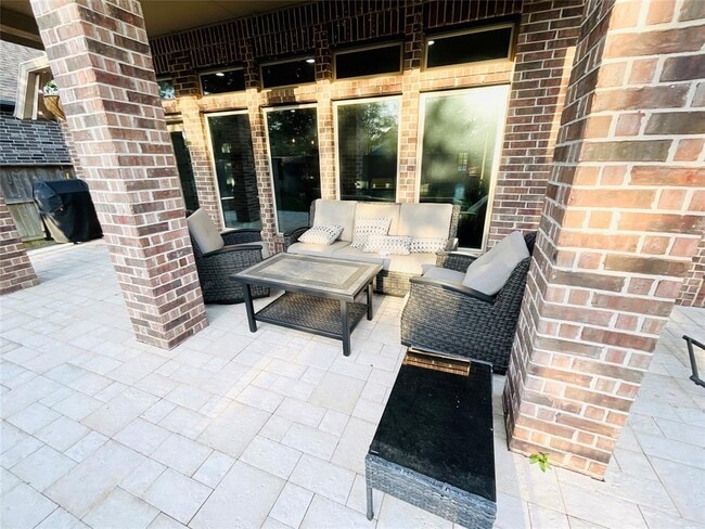 Building Photo - 2507 Elmwood Trl