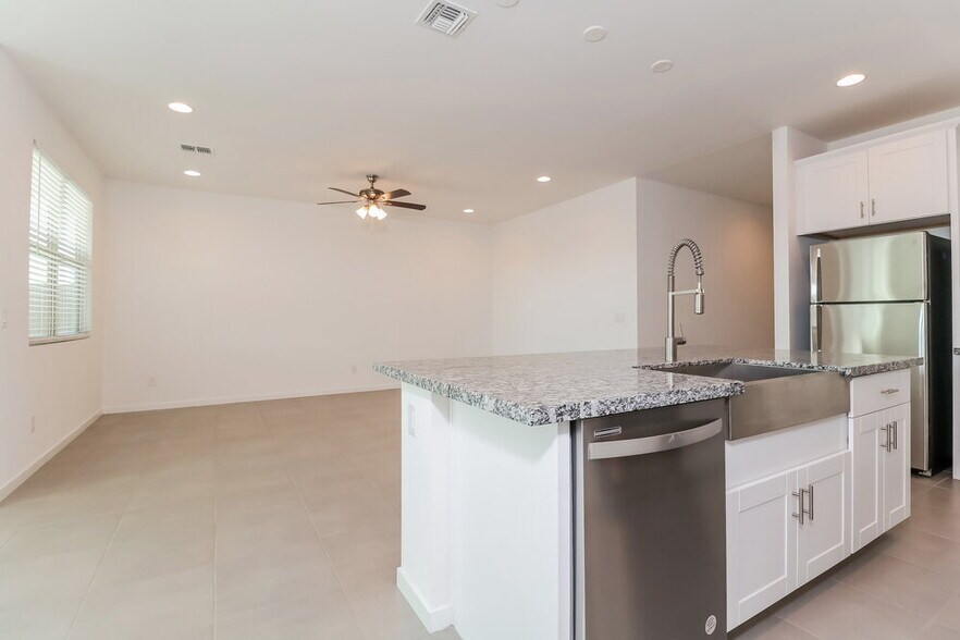 Building Photo - 5627 W Walatowa St