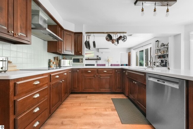 Building Photo - 1310 Peninsula Ct