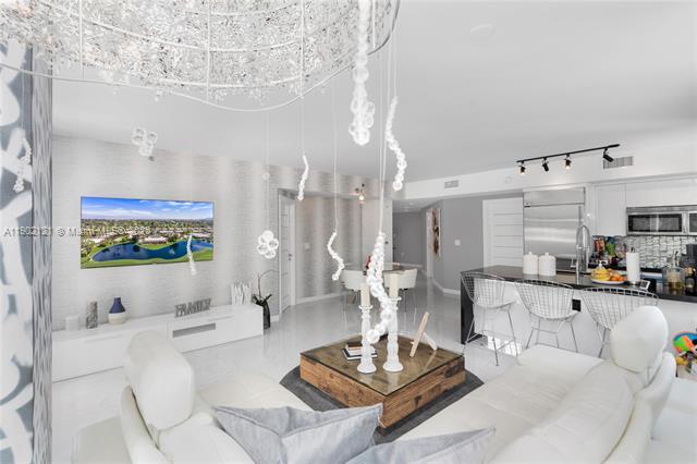 Building Photo - 500 Brickell West Condo