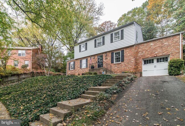 Building Photo - 926 N Kemper St