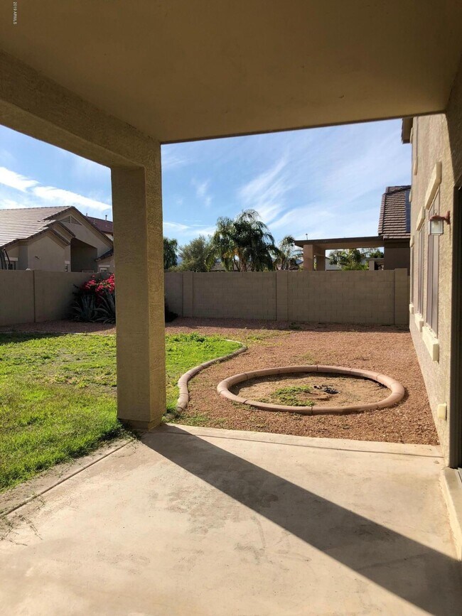 Building Photo - 18041 W Caribbean Ln