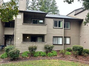 Building Photo - 3715 Tallyho Dr