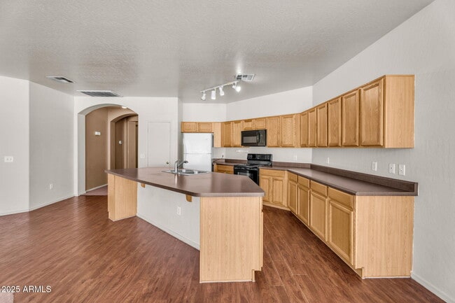 Building Photo - 13644 W San Juan Ave