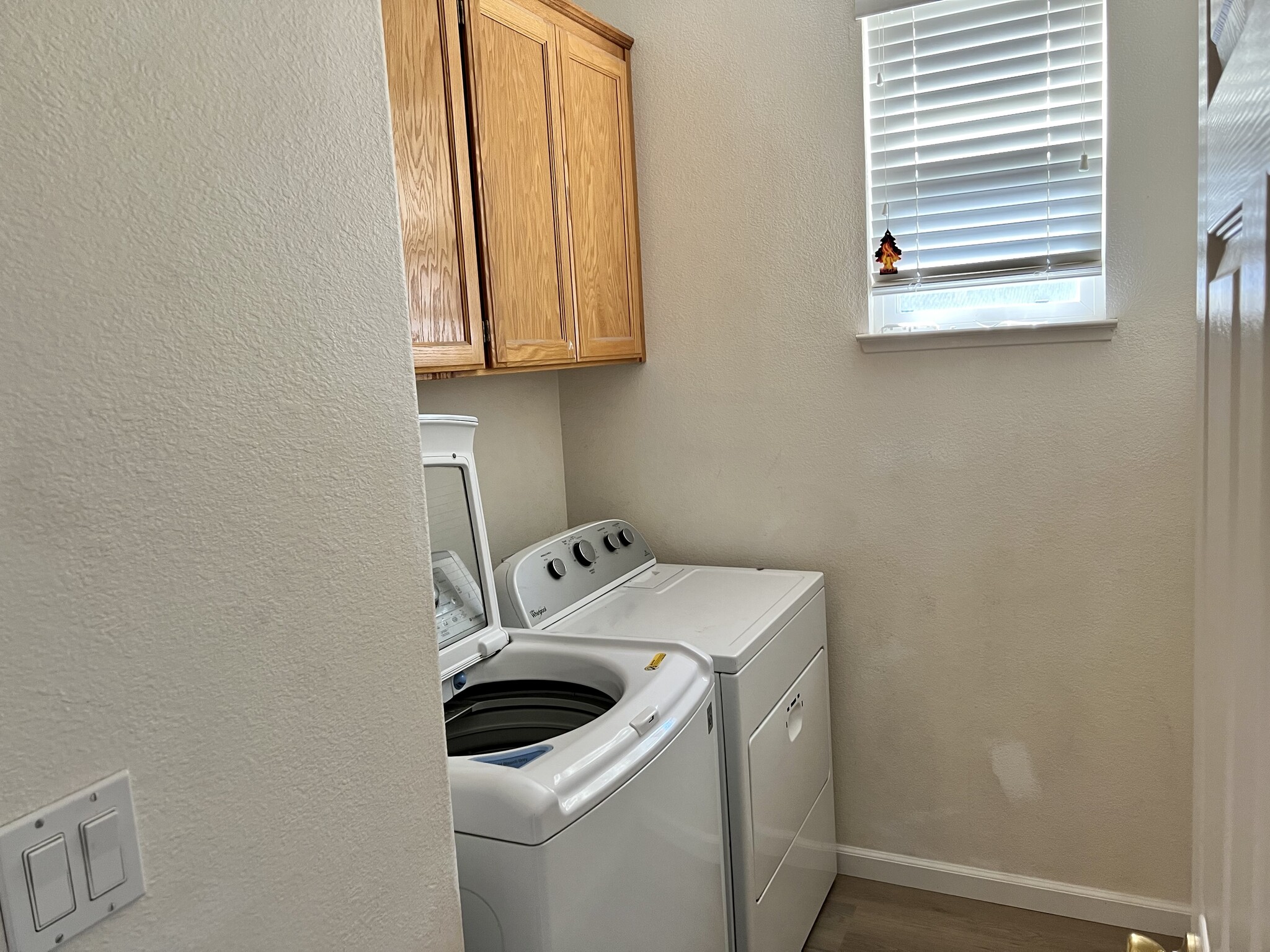 Building Photo - 6953 Bear Creek Dr