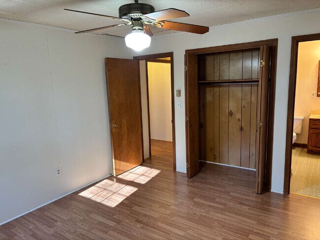 Building Photo - Charming Home for Rent on Quiet Cul-de-Sac!