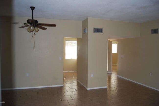 Building Photo - 830 W Rio-Altar
