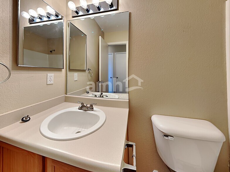 Building Photo - 1131 White Stone Way