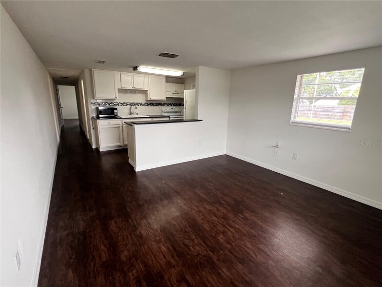 Building Photo - 5648 Golden Nugget Dr