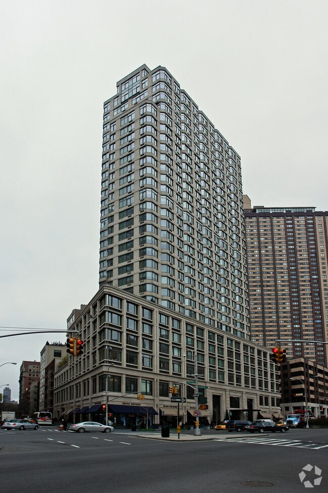 Building Photo - Grand Tier