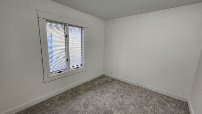 Building Photo - nre917