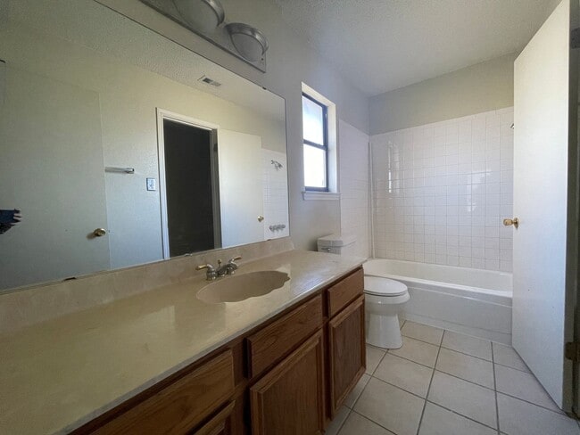 Building Photo - 2303 Purser Dr