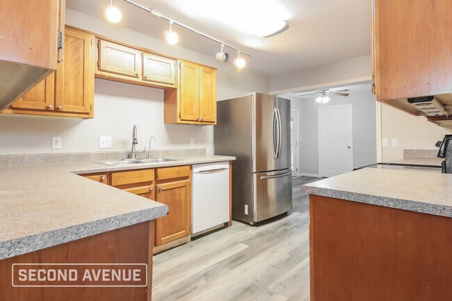 Building Photo - 622 Martingale Trail