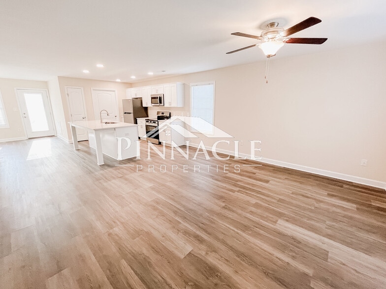 Building Photo - 209 Munford St