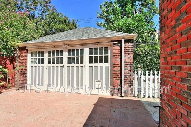 Building Photo - 937 Sonoma Way