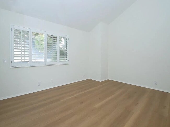 Building Photo - 26105 Frampton Ave