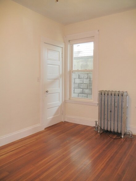 Building Photo - 8 Pleasant St