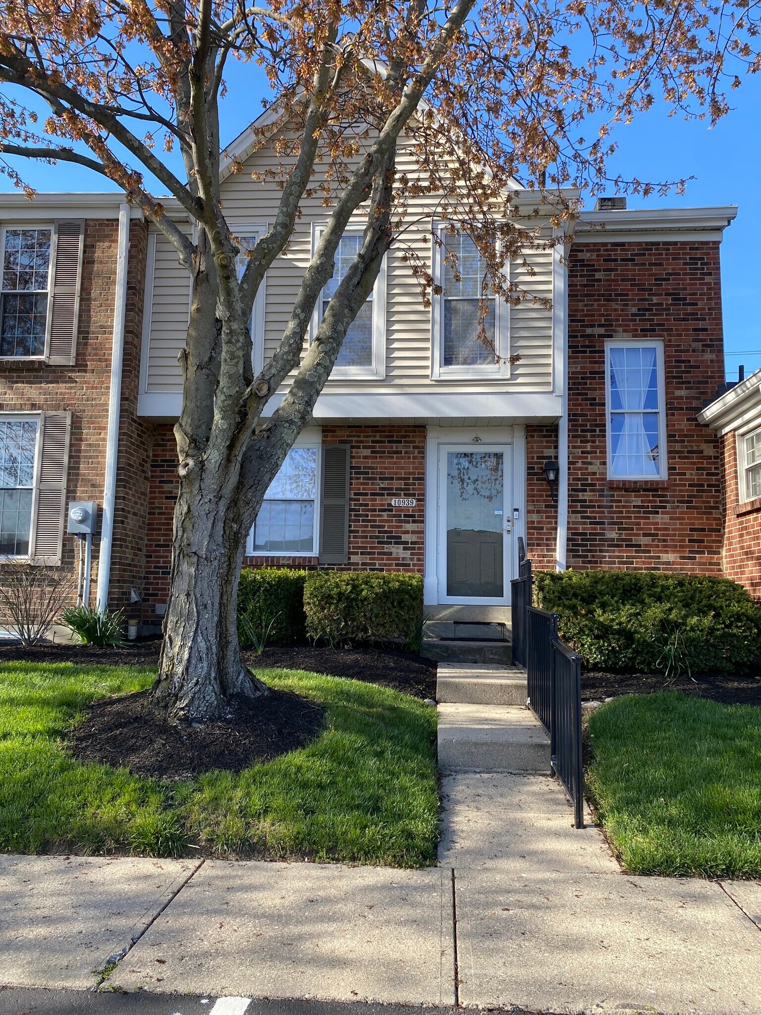 Building Photo - 10939 Barrington Ct