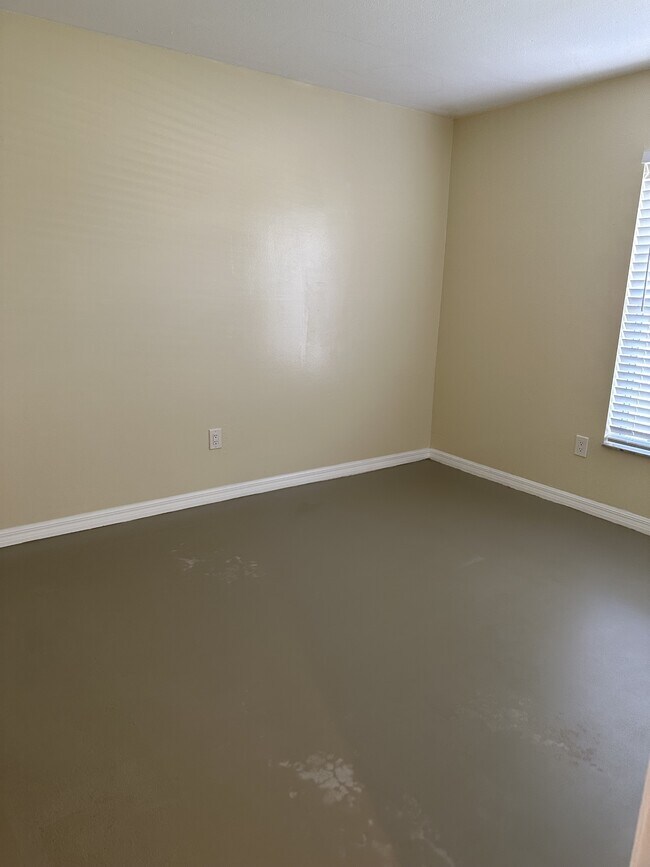 Building Photo - 6185 Deming Ave