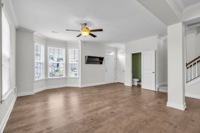Building Photo - Luxury 3BR/2.5BA Townhome in Riverside Area with Modern Upgrades $1,850/mo rent