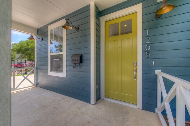 Building Photo - UT PRE LEASE: Newly Constructed: Luxury 4 ...