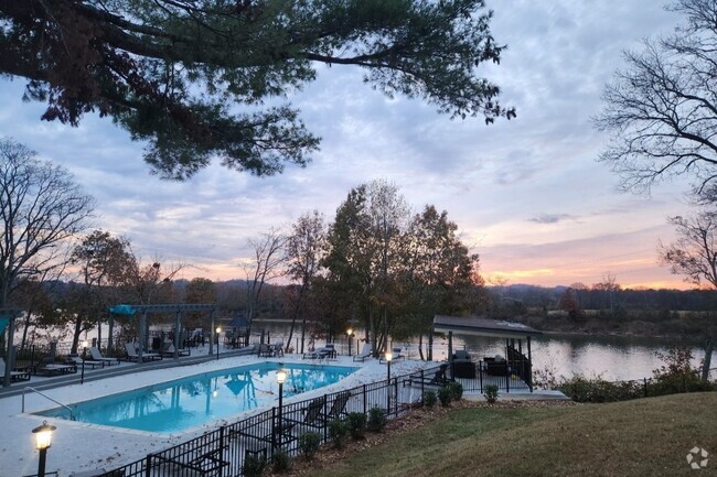 Pool/River View - River West Apartments