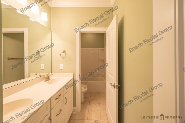Building Photo - 121 Champions Village Dr