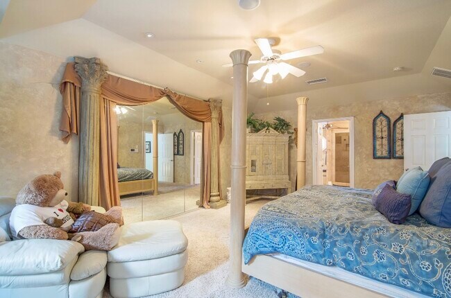 MASTER BEDROOM WITH KING BED - 14935 Turret Run