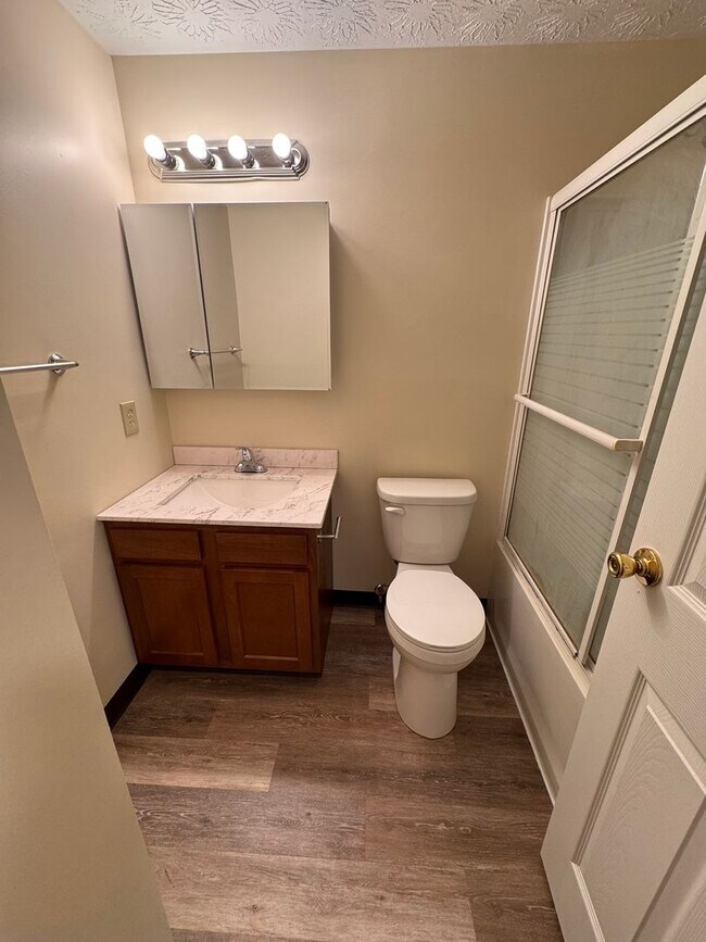 Building Photo - 300 Pegotty Ct NE