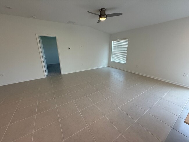 Building Photo - HAINES CITY: 3 Bed/2 Bath/2 Car Garage SFH...