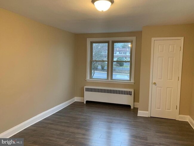 Building Photo - 1017 N York Rd