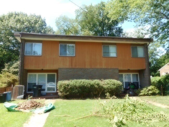 Building Photo - 716 Chesapeake Dr