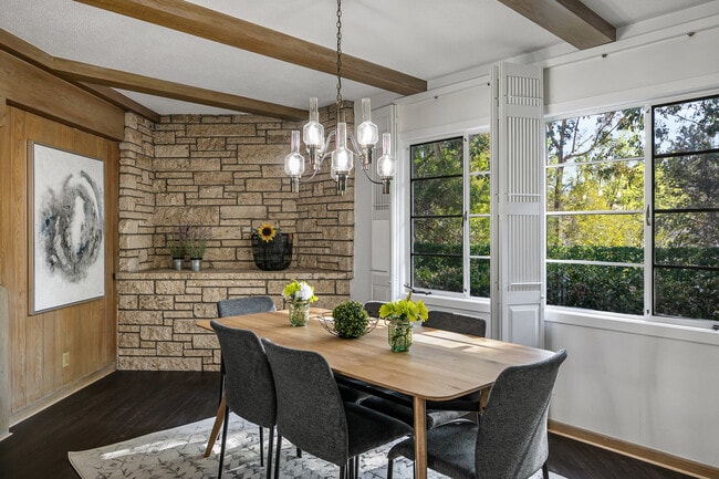 Building Photo - 19471 Rosita St