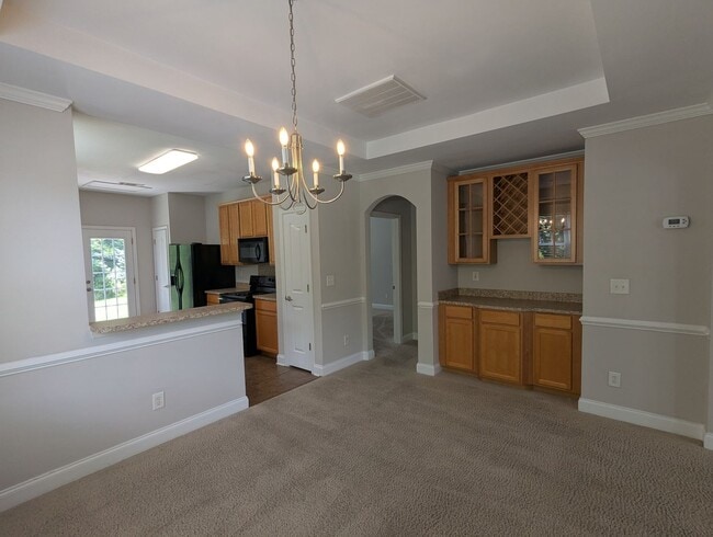 Building Photo - 4BR Main Floor Master, Huntersville